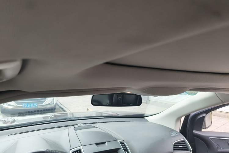 Used Ford Edge 2015 2.0T GTDi 4x4 High-Grade Model Headliner