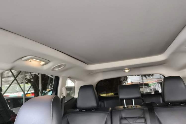 Used Ford Edge 2015 2.0T GTDi Two-Wheel-Drive High-Line Version Headliner