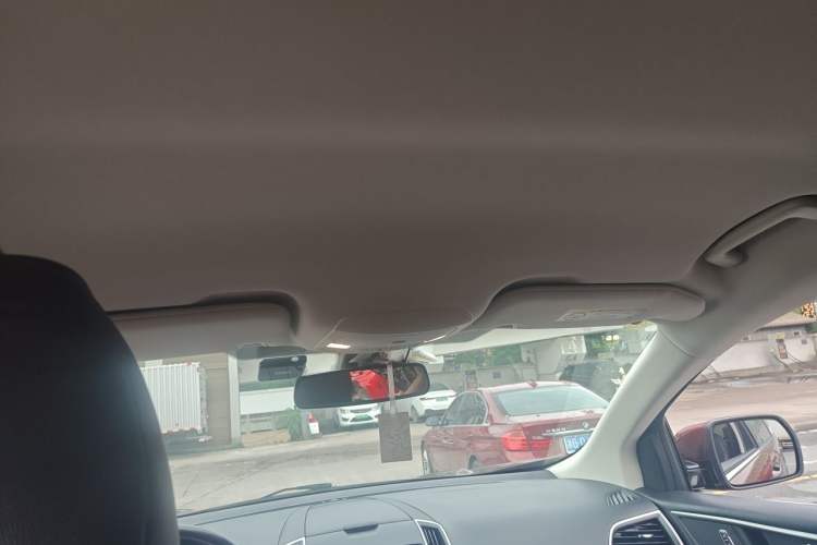 Used Ford Edge 2015 2.0T GTDi Two-Wheel-Drive Platinum Edition Headliner