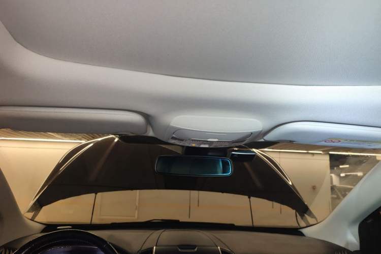 Used Ford Edge 2015 2.0T GTDi Four-Wheel Drive Prestige Model Headliner