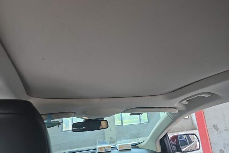 Used Ford Edge 2015 2.0T GTDi Two-Wheel-Drive High-Line Version Headliner
