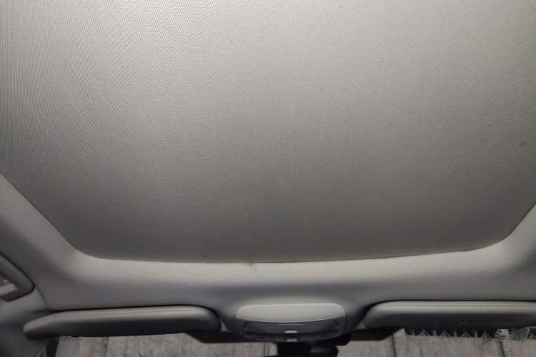 Used Ford Edge 2015 2.0T GTDi Four-Wheel Drive Prestige Model Headliner