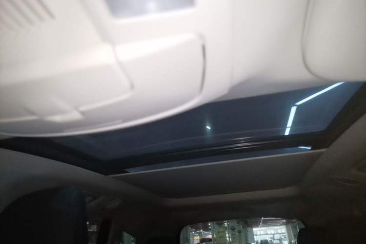 Used Ford Edge 2015 2.0T GTDi 4x4 High-Grade Model Headliner