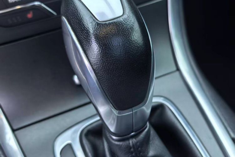 Used Ford Edge 2015 2.0T GTDi 4x4 High-Grade Model Interior 15