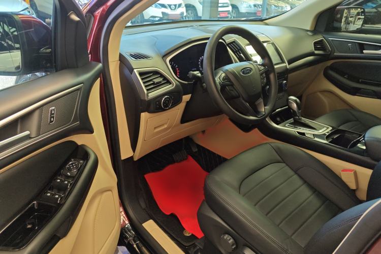 Used Ford Edge 2015 2.0T GTDi Two-Wheel-Drive Elite Edition Interior 2