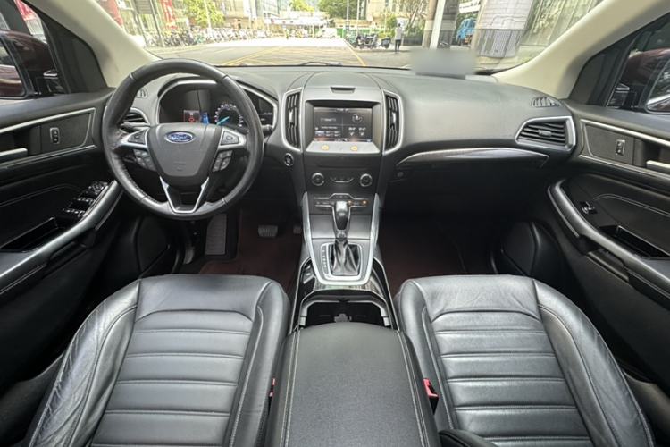 Used Ford Edge 2015 2.0T GTDi Two-Wheel-Drive High-Line Version Interior 3