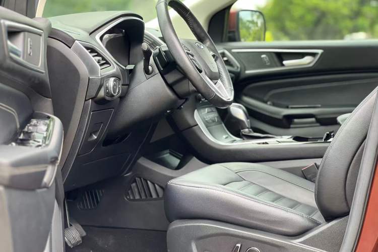 Used Ford Edge 2015 2.0T GTDi 4x4 High-Grade Model Interior 3