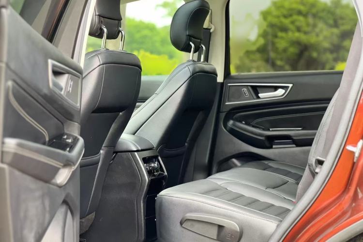 Used Ford Edge 2015 2.0T GTDi 4x4 High-Grade Model Interior 4