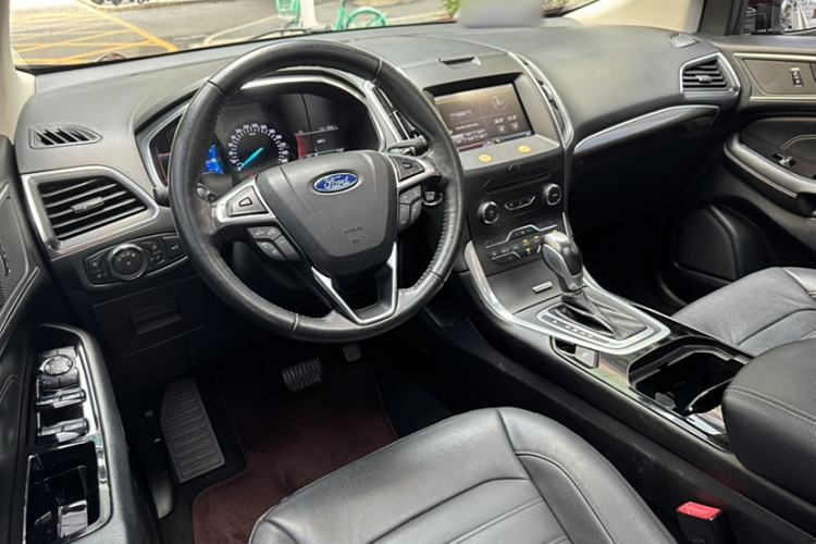 Used Ford Edge 2015 2.0T GTDi Two-Wheel-Drive High-Line Version Interior 5