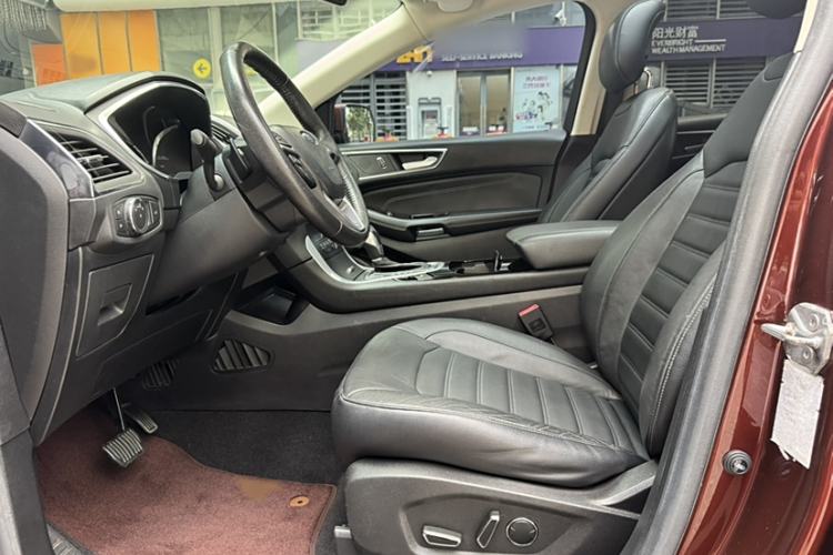 Used Ford Edge 2015 2.0T GTDi Two-Wheel-Drive High-Line Version Interior 7