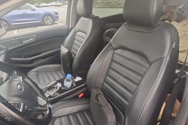 Used Ford Edge 2015 2.0T GTDi Two-Wheel-Drive Platinum Edition Left Front Seat