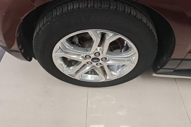 Used Ford Edge 2015 2.0T GTDi Two-Wheel-Drive High-Line Version Left Front Wheel Hub