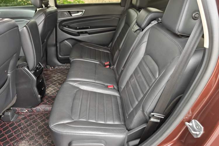 Used Ford Edge 2015 2.0T GTDi Two-Wheel-Drive High-Line Version Left Rear Seat