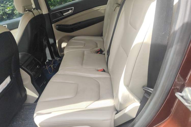 Used Ford Edge 2015 2.7T GTDi 4x4 Prestige 7-Seater Left Rear Seat
