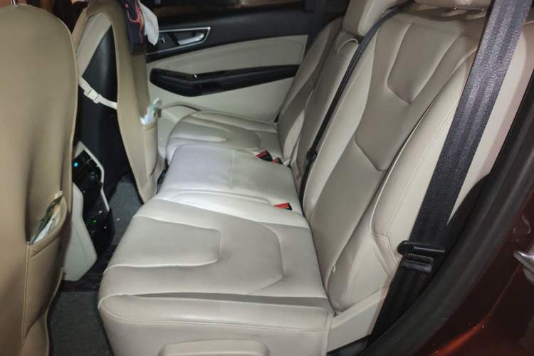 Used Ford Edge 2015 2.0T GTDi Four-Wheel Drive Prestige Model Left Rear Seat