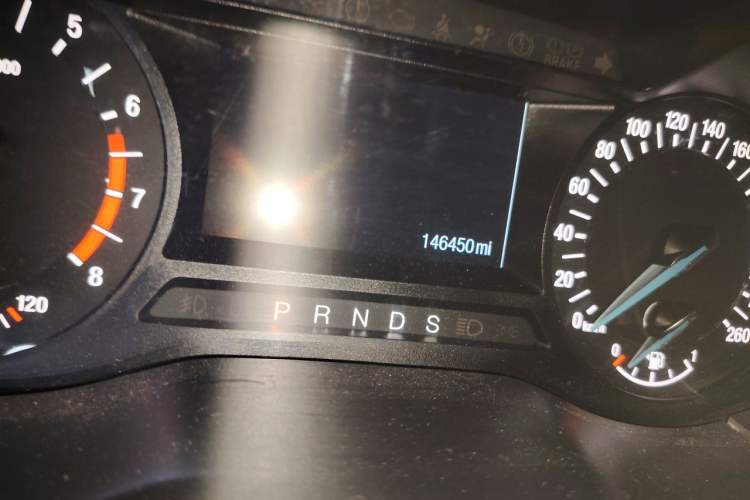 Used Ford Edge 2015 2.0T GTDi Two-Wheel-Drive Elite Edition Odometer Close Up
