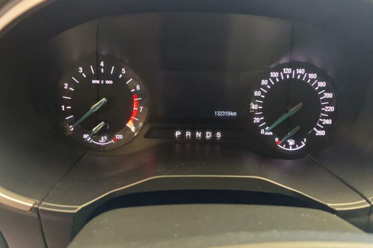 Used Ford Edge 2015 2.0T GTDi Two-Wheel-Drive Elite Edition Odometer Close Up