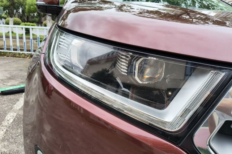 Used Ford Edge 2015 2.0T GTDi Two-Wheel-Drive High-Line Version Right Front Headlight