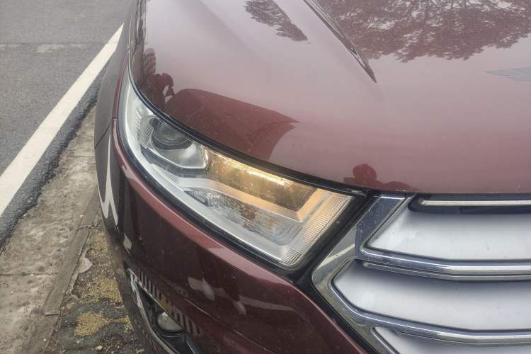 Used Ford Edge 2015 2.0T GTDi Two-Wheel-Drive Elite Edition Right Front Headlight