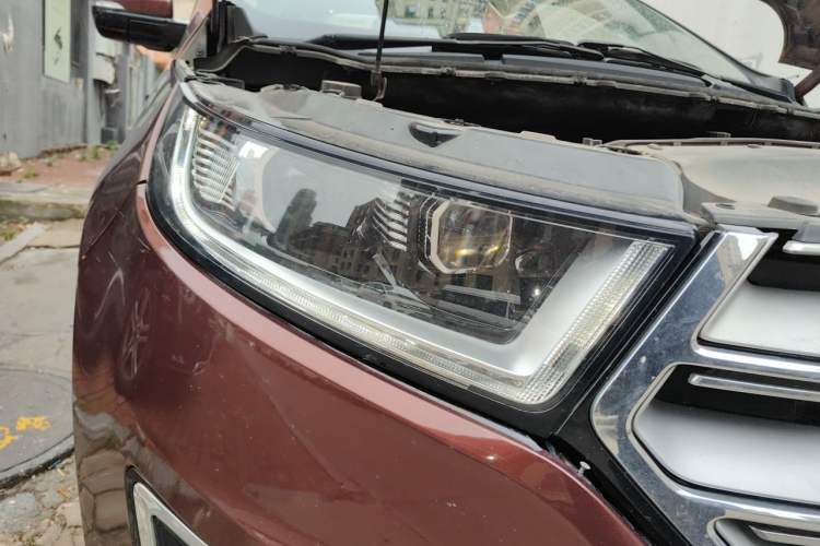 Used Ford Edge 2015 2.0T GTDi Four-Wheel Drive Prestige Model Right Front Headlight
