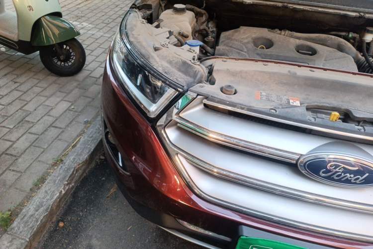 Used Ford Edge 2015 2.0T GTDi Two-Wheel-Drive High-Line Version Right Front Headlight