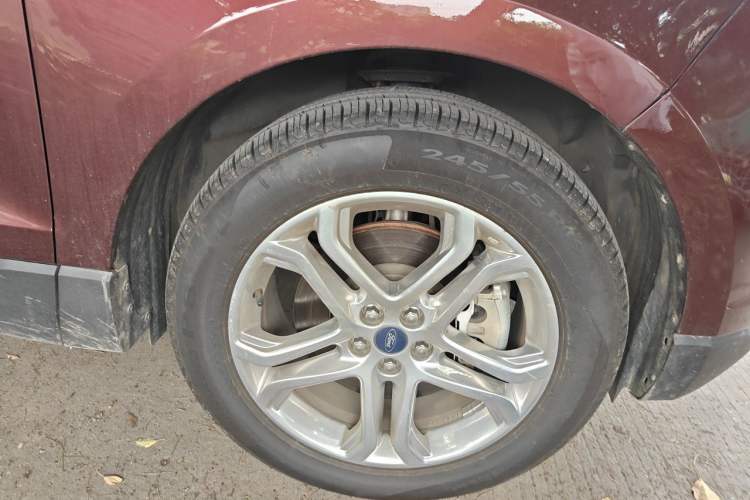 Used Ford Edge 2015 2.0T GTDi Two-Wheel-Drive High-Line Version Right Front Wheel Hub