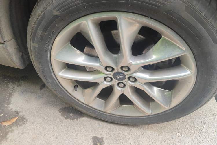 Used Ford Edge 2015 2.7T GTDi 4x4 Prestige 7-Seater Right Front Wheel Hub