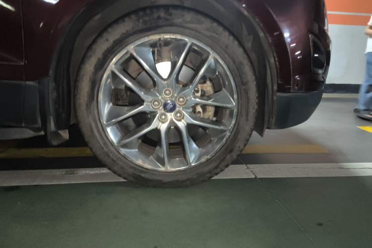 Used Ford Edge 2015 2.0T GTDi Four-Wheel Drive Prestige Model Right Front Wheel Hub