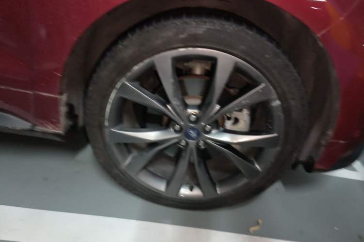 Used Ford Edge 2015 2.7T GTDi 4x4 Sporty 7-Seater Right Front Wheel Hub