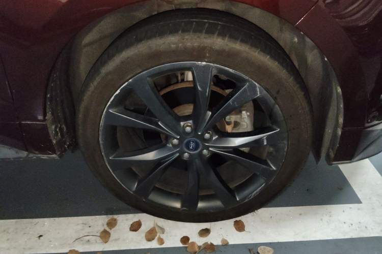 Used Ford Edge 2015 2.7T GTDi 4x4 Sporty 7-Seater Right Front Wheel Hub