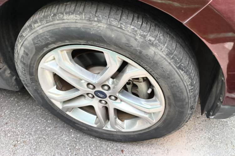 Used Ford Edge 2015 2.0T GTDi Two-Wheel-Drive High-Line Version Right Front Wheel Hub