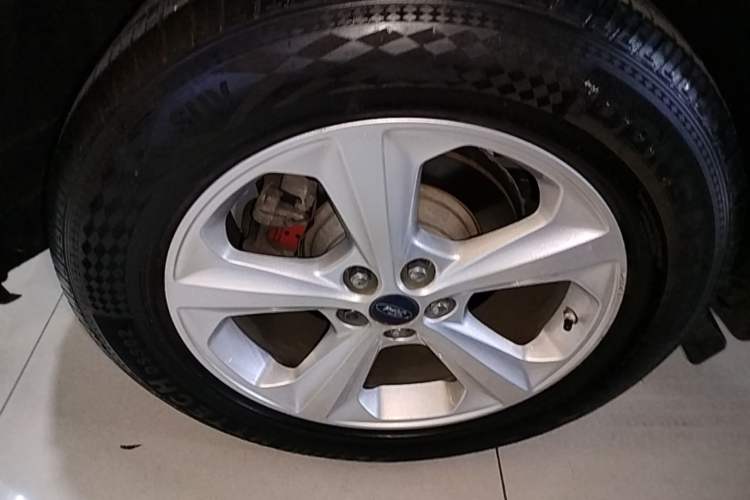 Used Ford Edge 2015 2.0T GTDi Two-Wheel-Drive Elite Edition Right Rear Wheel Hub