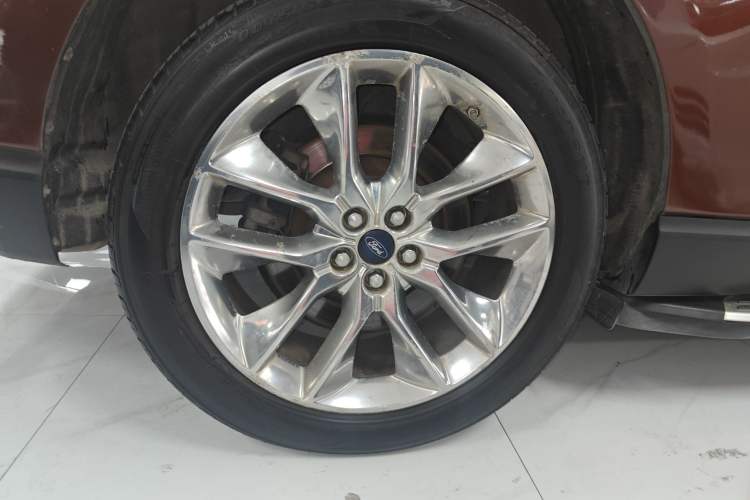 Used Ford Edge 2015 2.0T GTDi Four-Wheel Drive Prestige Model Right Rear Wheel Hub