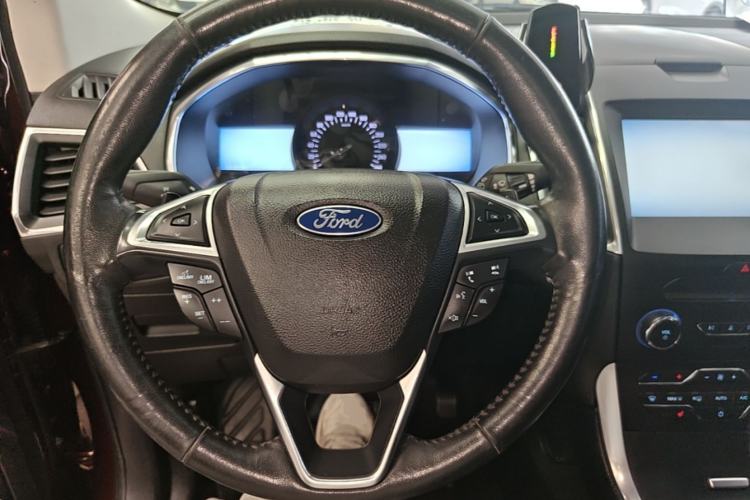 Used Ford Edge 2015 2.0T GTDi Two-Wheel-Drive High-Line Version Steering Wheel