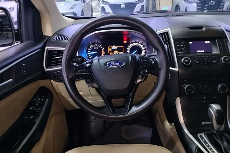 Used Ford Edge 2015 2.0T GTDi Two-Wheel-Drive Elite Edition Steering Wheel