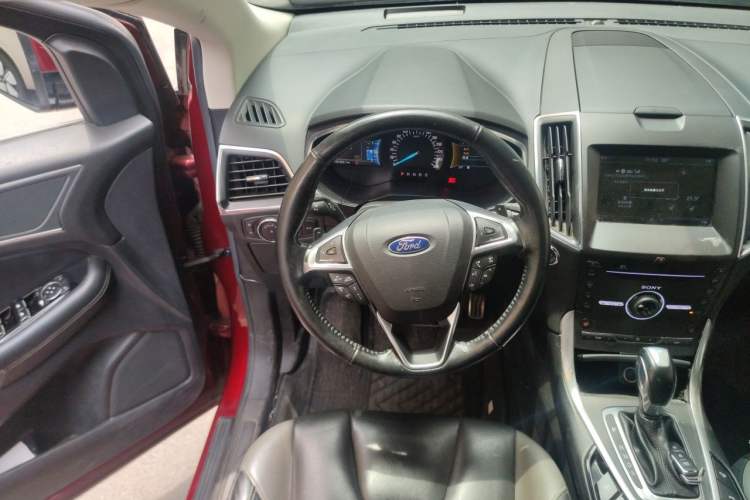 Used Ford Edge 2015 2.7T GTDi 4x4 Sporty 7-Seater Steering Wheel