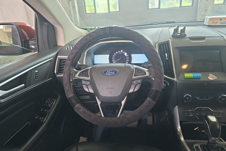 Used Ford Edge 2015 2.0T GTDi Two-Wheel-Drive High-Line Version Steering Wheel