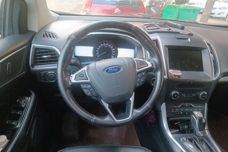 Used Ford Edge 2015 2.0T GTDi Two-Wheel-Drive High-Line Version Steering Wheel