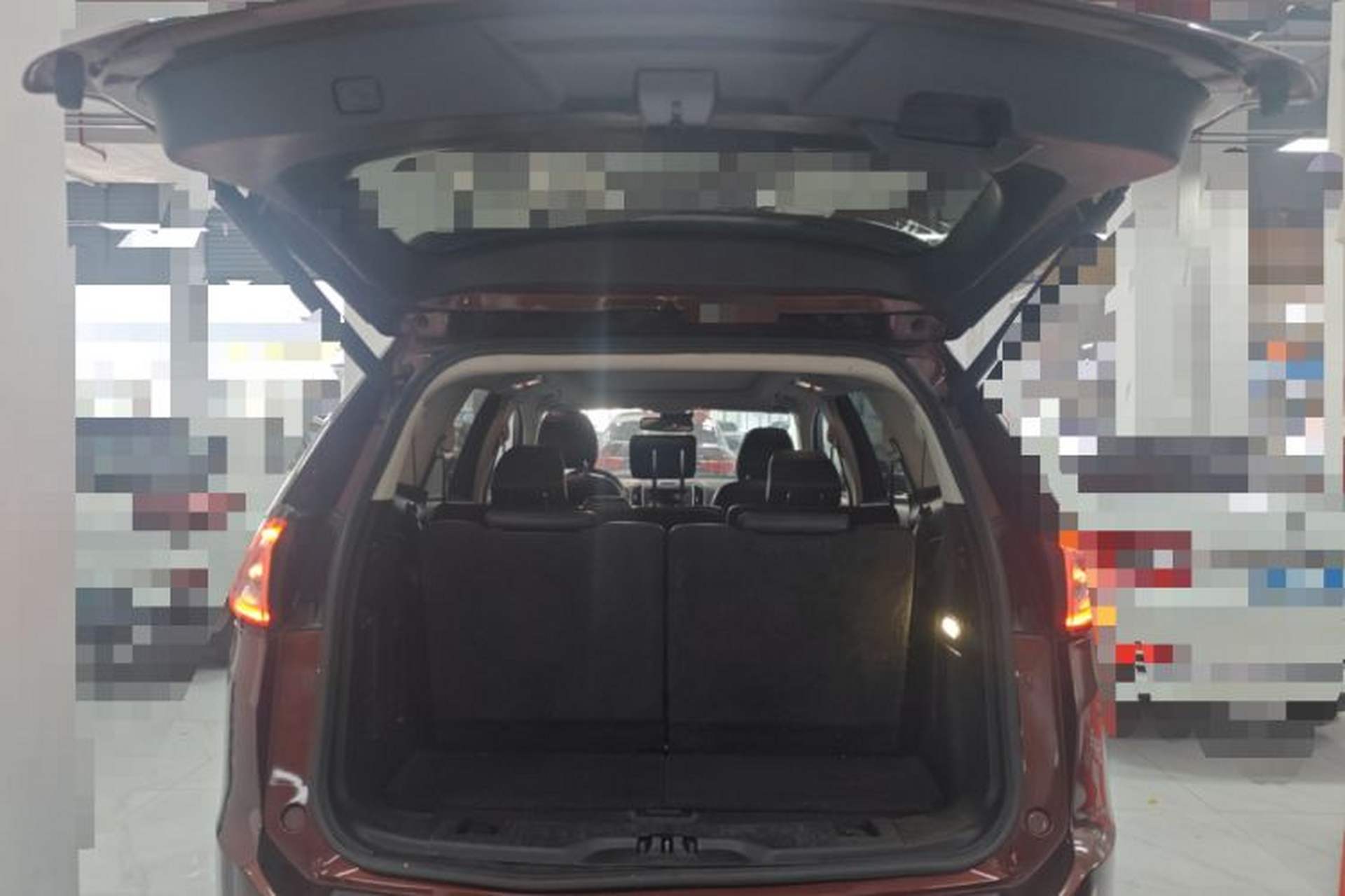 Used Ford Edge 2015 2.0T GTDi Four-Wheel Drive Prestige Model Trunk
