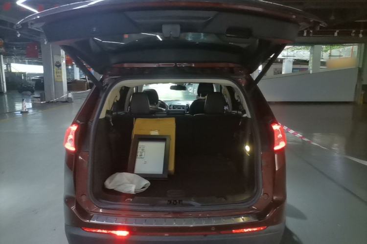 Used Ford Edge 2015 2.0T GTDi 4x4 High-Grade Model Trunk