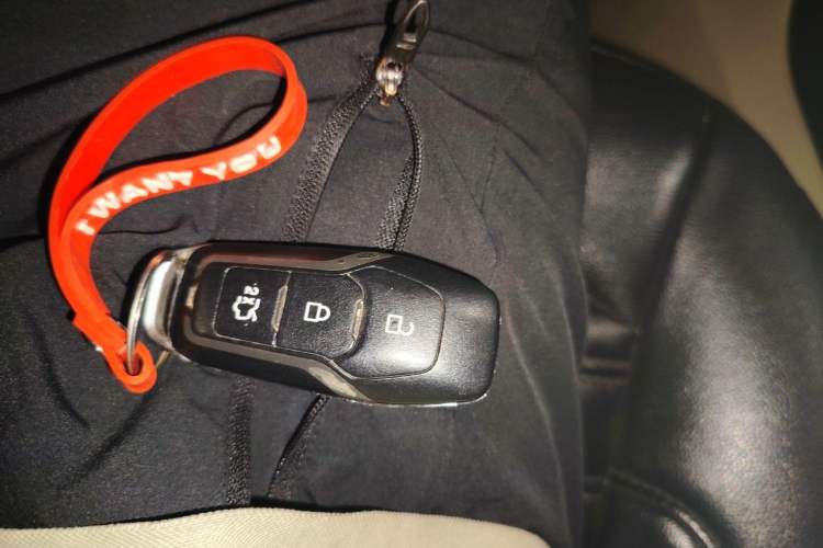 Used Ford Edge 2015 2.0T GTDi Two-Wheel-Drive Elite Edition Vehicle Key
