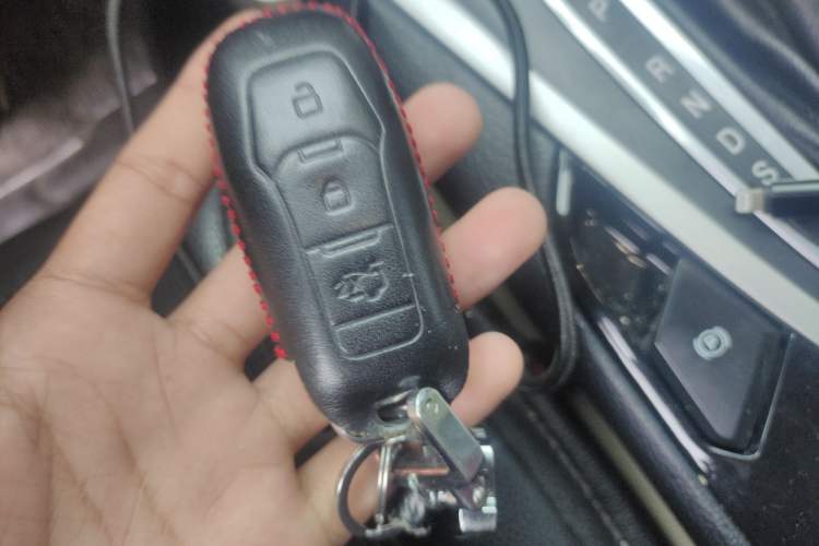 Used Ford Edge 2015 2.0T GTDi Two-Wheel-Drive Elite Edition Vehicle Key