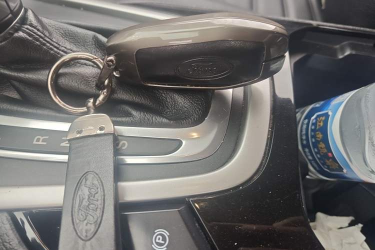 Used Ford Edge 2015 2.0T GTDi Two-Wheel-Drive Platinum Edition Vehicle Key