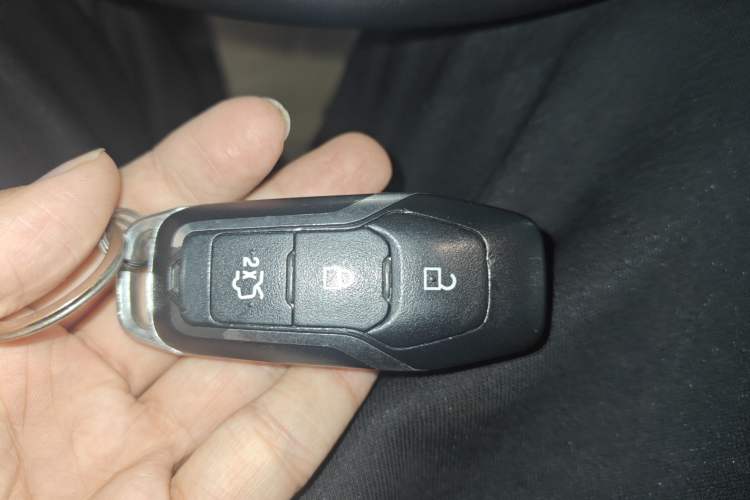 Used Ford Edge 2015 2.0T GTDi Four-Wheel Drive Prestige Model Vehicle Key