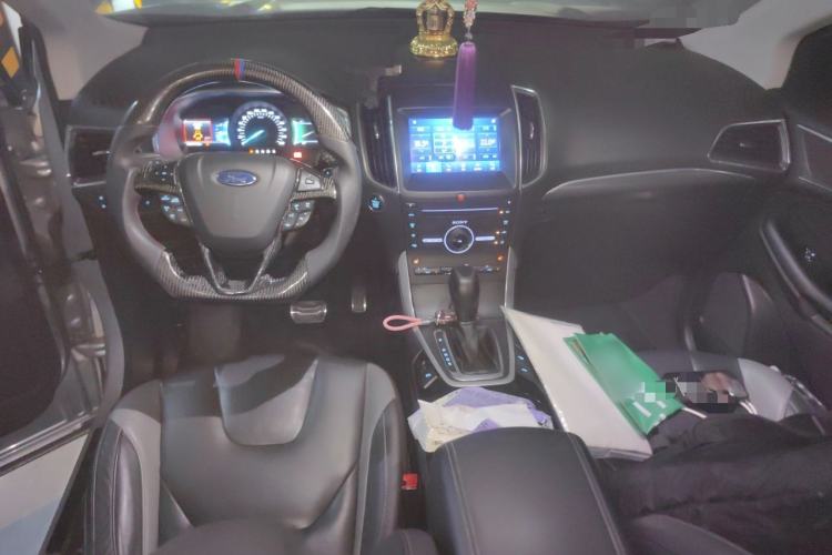 Used Ford Edge 2015 2.7T GTDi 4x4 Sporty 7-Seater Center Console