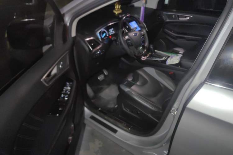 Used Ford Edge 2015 2.7T GTDi 4x4 Sporty 7-Seater Driver Seat