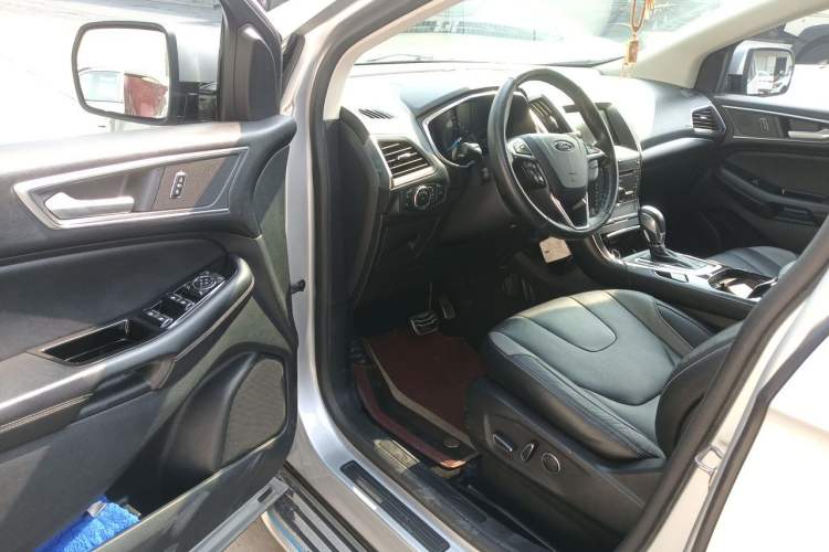 Used Ford Edge 2015 2.7T GTDi 4x4 Sporty 7-Seater Driver Seat