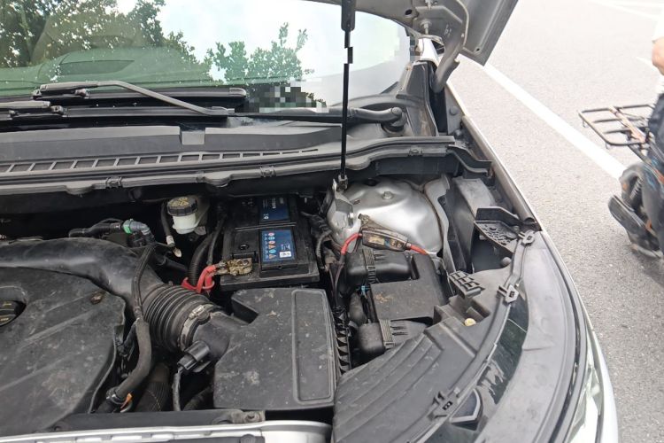 Used Ford Edge 2015 2.0T GTDi Two-Wheel-Drive Elite Edition Engine Bay Left