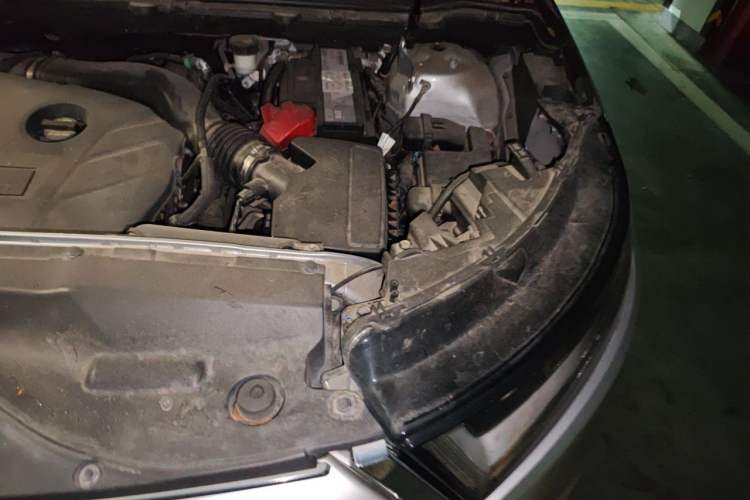 Used Ford Edge 2015 2.0T GTDi 4x4 High-Grade Model Engine Bay Left