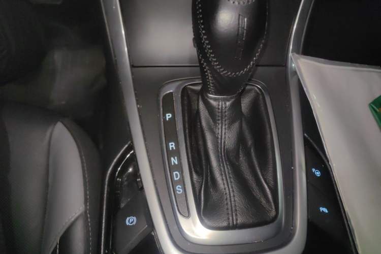 Used Ford Edge 2015 2.7T GTDi 4x4 Sporty 7-Seater Gear Lever